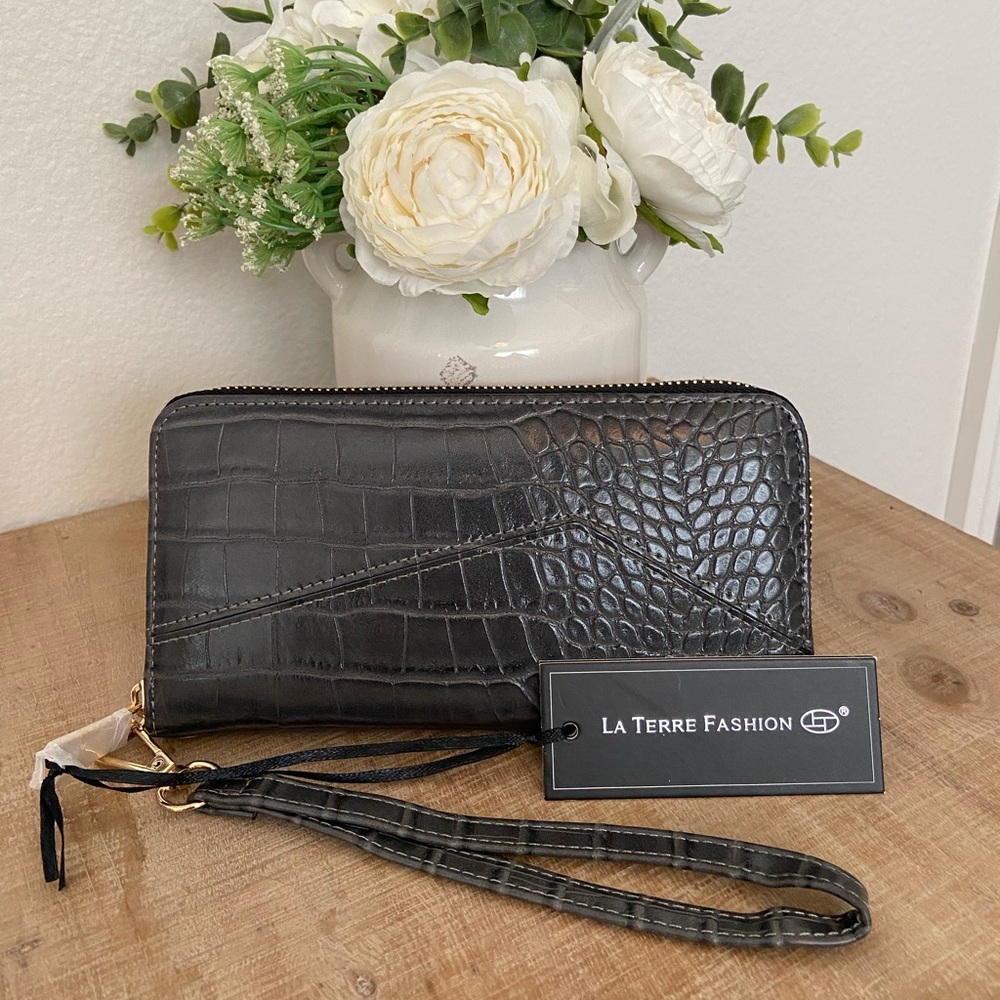 La Terre Fashion Wallet